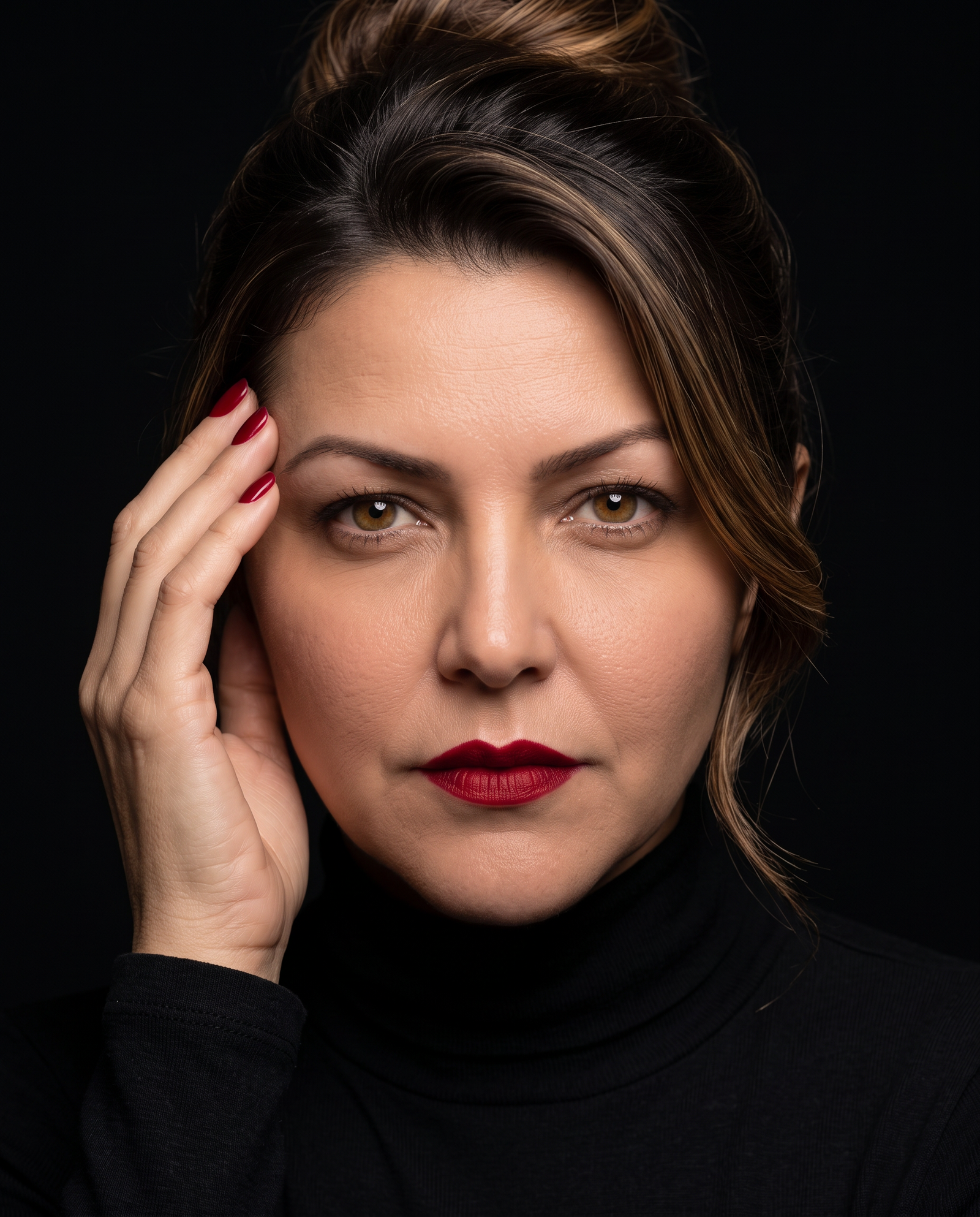 Retrato feminino ultrarrealista com batom vermelho e textura de pele natural